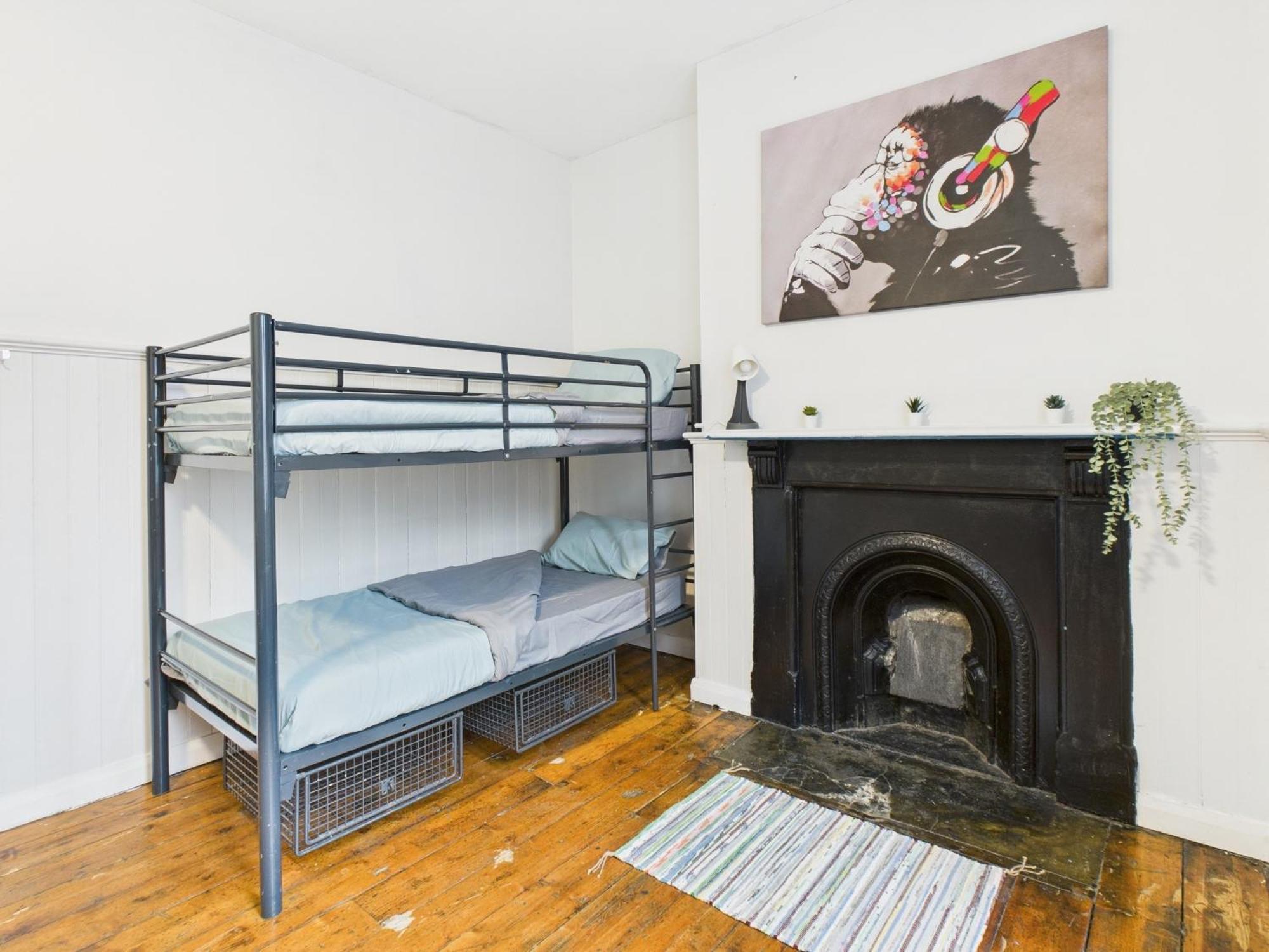 Bunkhouse Hostel Кардиф Екстериор снимка