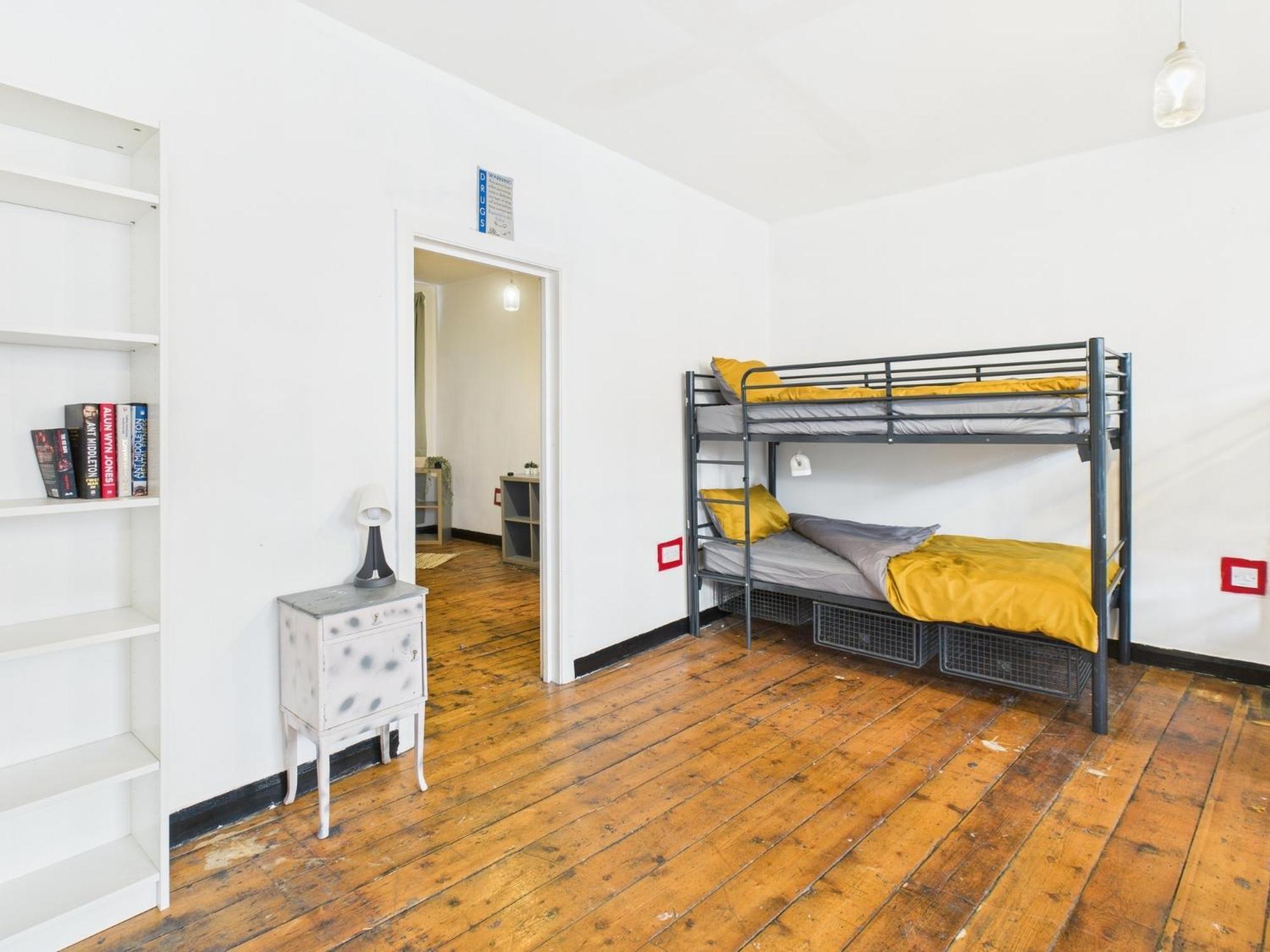 Bunkhouse Hostel Кардиф Екстериор снимка