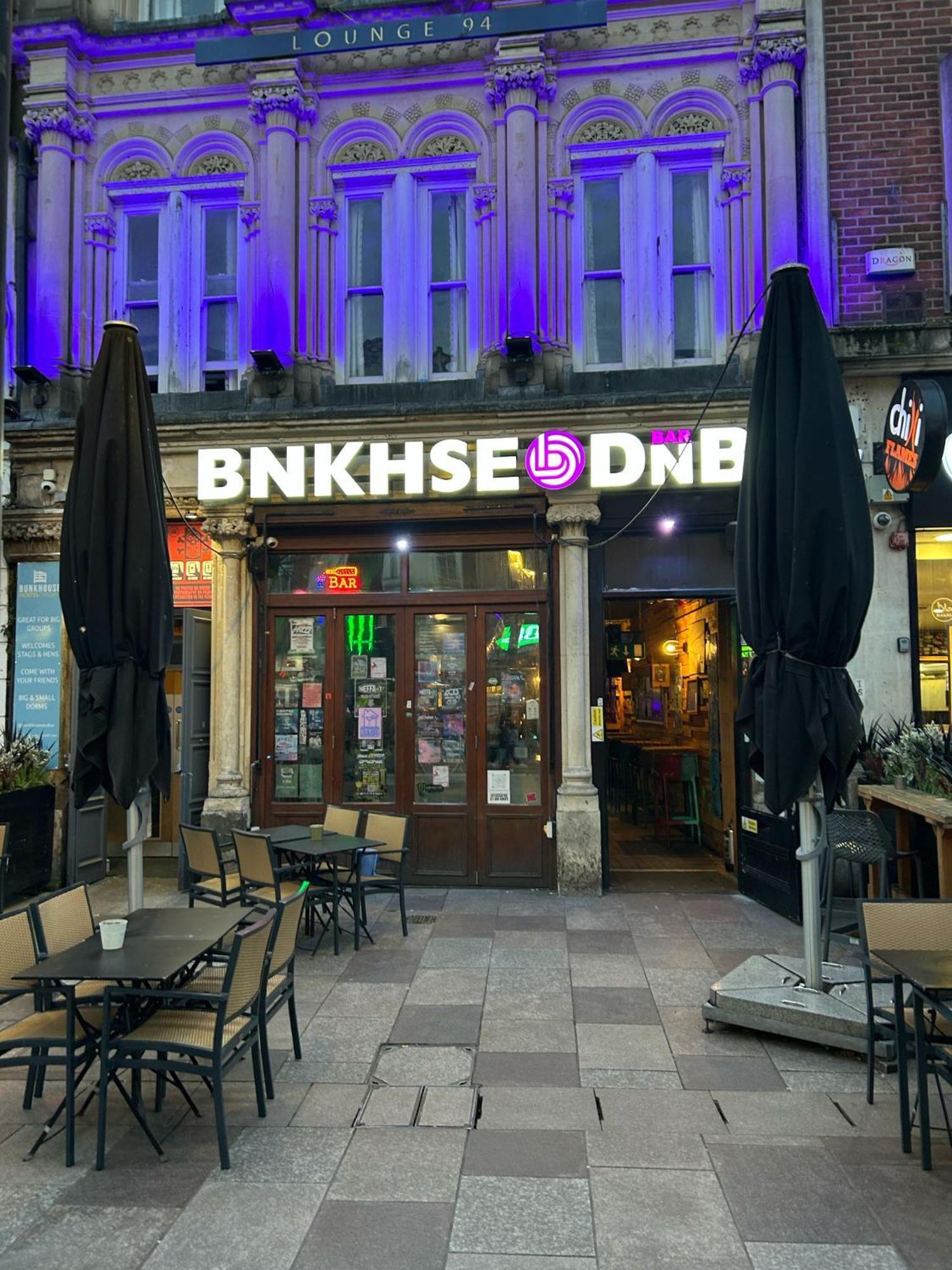 Bunkhouse Hostel Кардиф Екстериор снимка